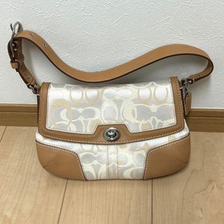 (Category: ) located in . Submitted by aurevelle.vintage (Listing ID 1445733042, Image 1). Description: .