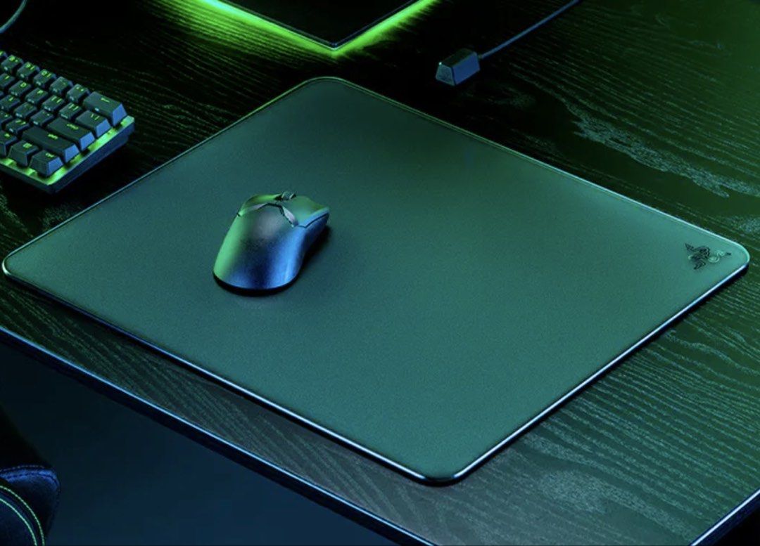 Razer Atlas glass mousepad491415593446297600