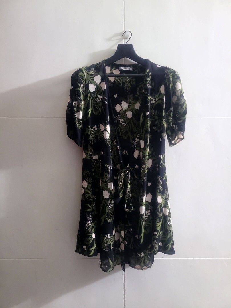 Reformation USA Dressy Cover (Category: Dresses) located in Los Banos. Submitted by lopecruz (Listing ID 1445710306, Image 2). Description: Dressy Top 19"armpit laid flat 33"length runs small to medium like new no flaws.