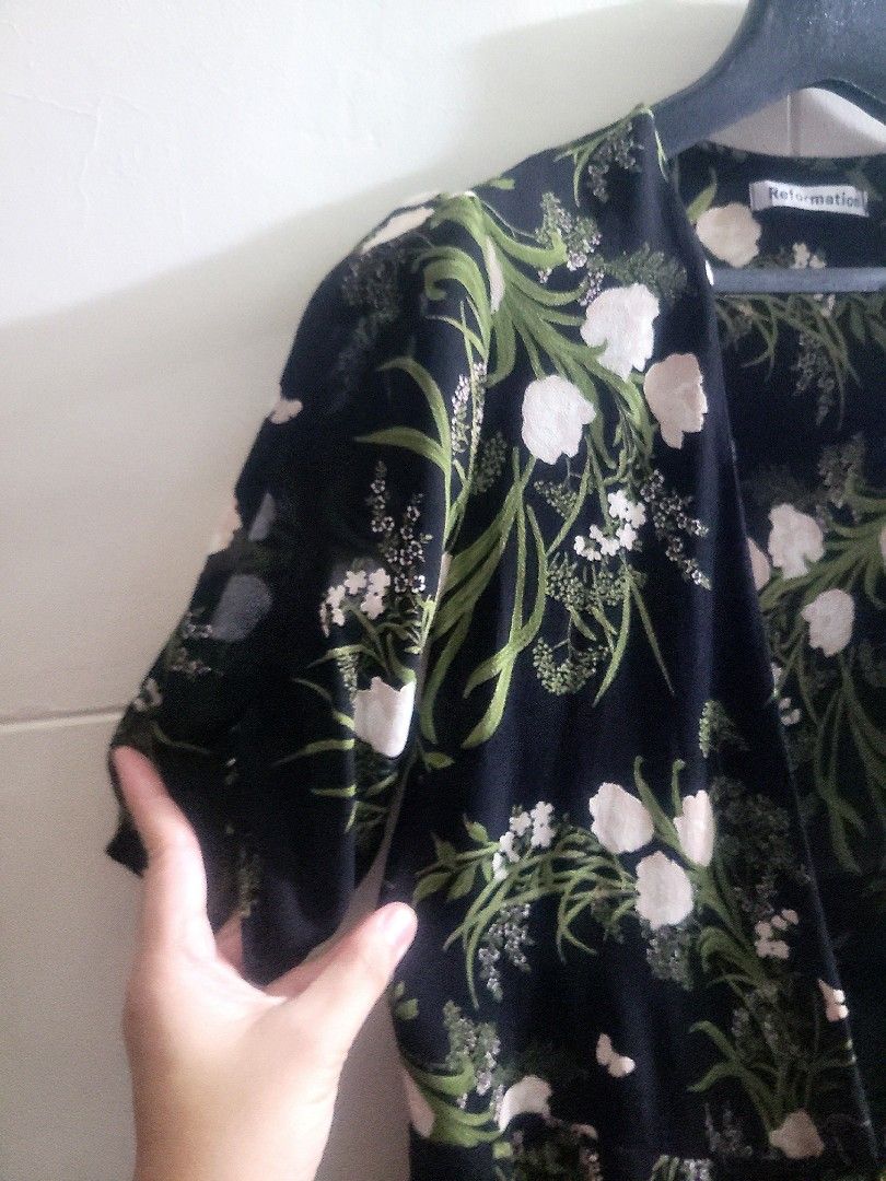 Reformation USA Dressy Cover (Category: Dresses) located in Los Banos. Submitted by lopecruz (Listing ID 1445710306, Image 3). Description: Dressy Top 19"armpit laid flat 33"length runs small to medium like new no flaws.