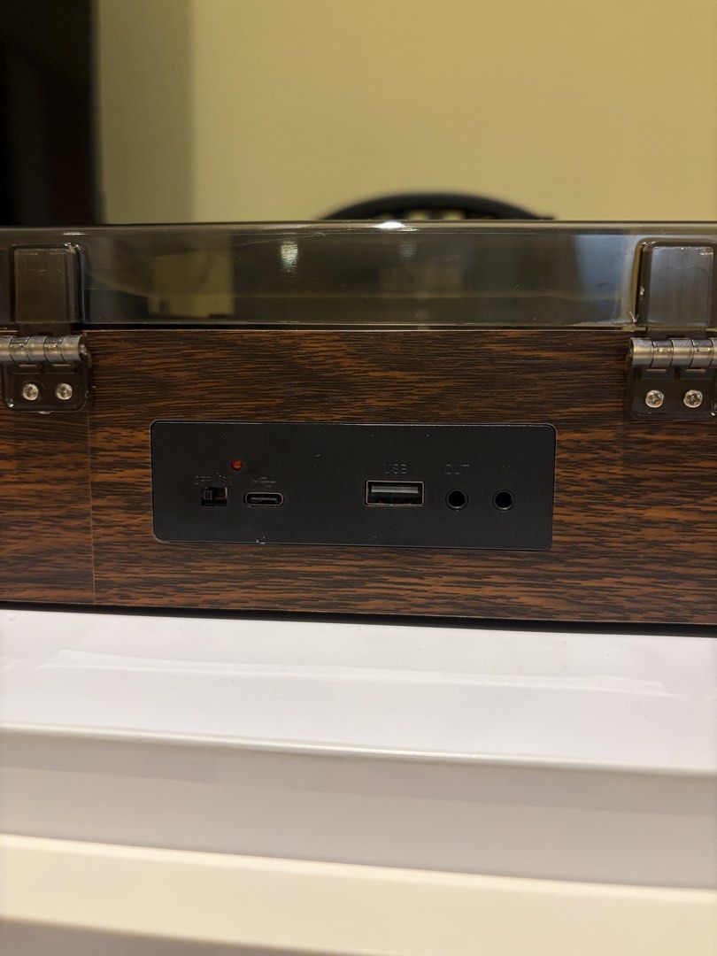 Retro Wooden CD Player491271815189637122