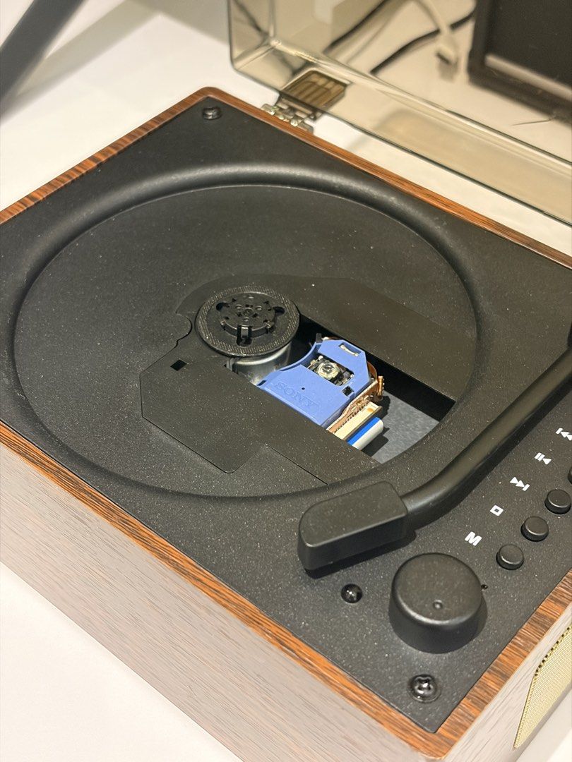 Retro Wooden CD Player491271815189637123