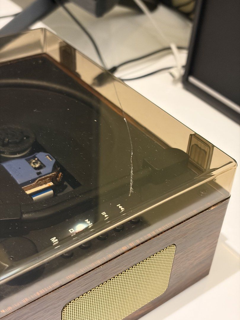 Retro Wooden CD Player491271815189637121