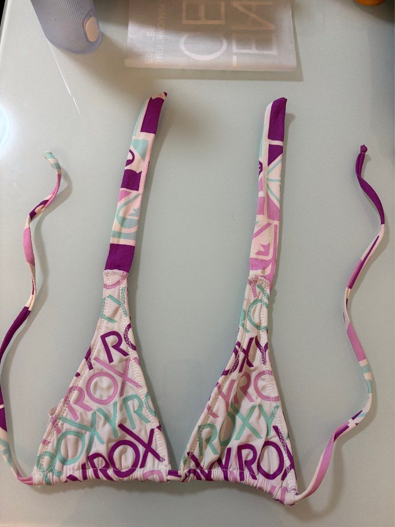 Roxy Reversible Bikini Top (Category: Bikinis & Swimsuits) located in Paranaque City. Submitted by vivivacious (Listing ID 1445756933, Image 1). Description: .