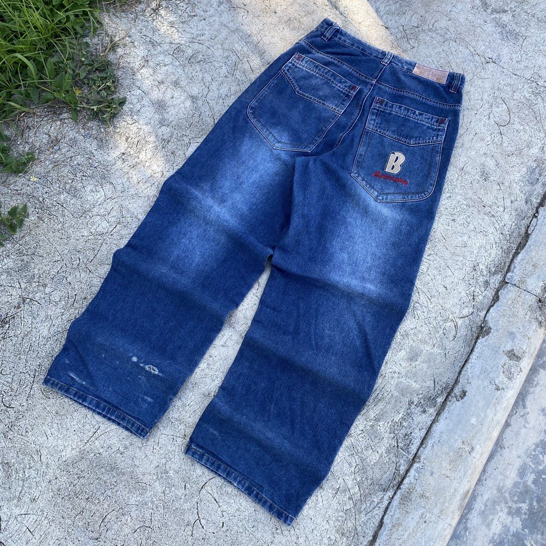 Semi Bigpocket dnkee baggy jeans (Category: Jeans) located in Roxas City. Submitted by treplorins (Listing ID 1445769685, Image 2). Description: SEMI BIGPOCKET DKNEE JEANS DIMES: WAIST: 30 INCHES LENGTH: 44 INCHES LEG HOLE: 10 INCHES THIGH: 11 INCHES.