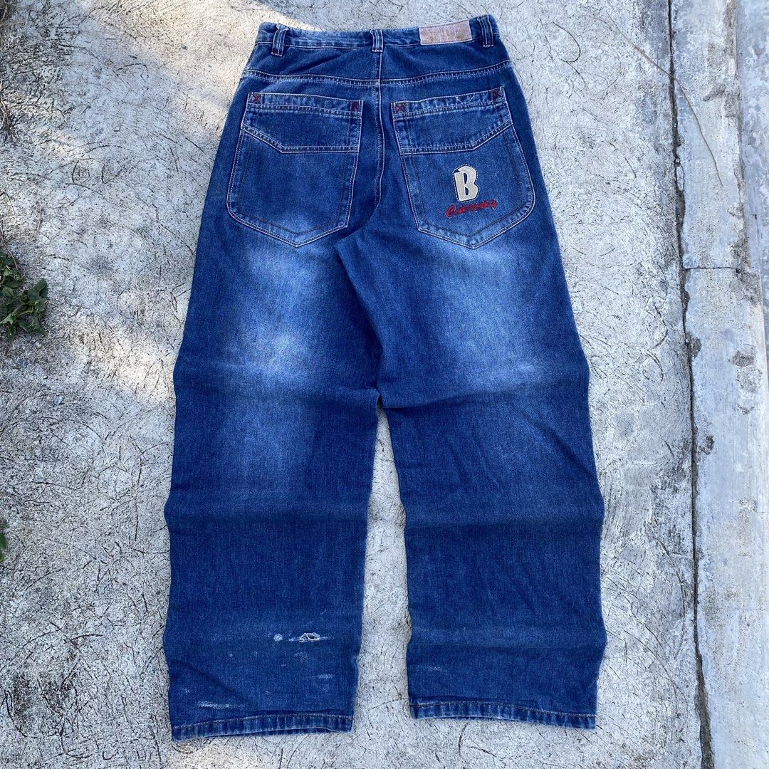 Semi Bigpocket dnkee baggy jeans (Category: Jeans) located in Roxas City. Submitted by treplorins (Listing ID 1445769685, Image 1). Description: SEMI BIGPOCKET DKNEE JEANS DIMES: WAIST: 30 INCHES LENGTH: 44 INCHES LEG HOLE: 10 INCHES THIGH: 11 INCHES.