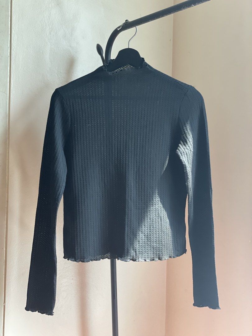 Semi-Sheer Waffle Knit Long Sleeve Top (Category: Longsleeves) located in Pasig City. Submitted by rel.iques (Listing ID 1445755791, Image 1). Description: A stylish and lightweight long sleeve top with a subtle semi-sheer texture, perfect for layering or creating effortless everyday looks. ✨ Soft waffle knit fabric ✨ Lightweight and breathable ✨ Semi-sheer design for a chic layered look ✨ Long sleeves with lettuce-edge details ✨ Perfect for casu