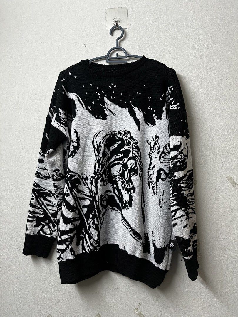 skeleton sweatshirt (Category: Coats, Jackets and Outerwear) located in Ipoh. Submitted by 223.zq (Listing ID 1445775708, Image 1). Description: local brand indo yikesallday P23 L28 open for nego .