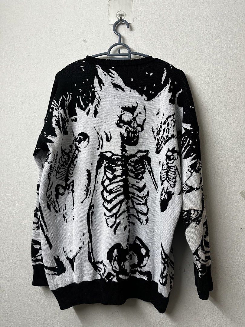 skeleton sweatshirt (Category: Coats, Jackets and Outerwear) located in Ipoh. Submitted by 223.zq (Listing ID 1445775708, Image 2). Description: local brand indo yikesallday P23 L28 open for nego .