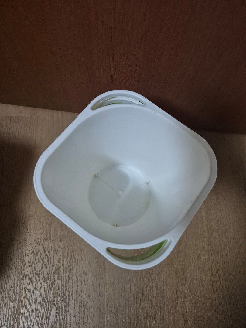 Small pails491246965564395521