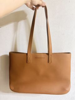 (Category: ) located in . Submitted by ghoulsnightincloset (Listing ID 1445721357, Image 1). Description: .