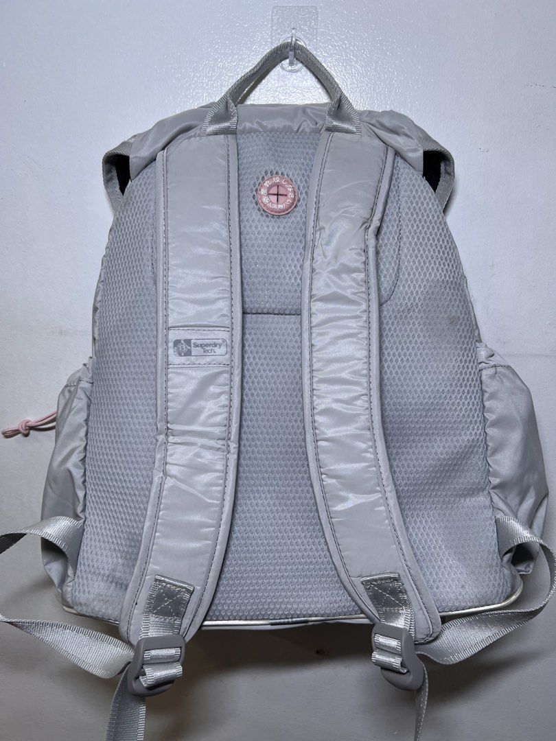 Superdry Sport Grey Backpack (Category: Backpacks) located in Manila. Submitted by almiradianneandres (Listing ID 1445749908, Image 2). Description: - Grey Superdry Sport backpack - Drawstring closure with front flap buckle straps - Side pockets with drawstring detail - Padded straps and back for comfort - Ideal for gym or everyday use.