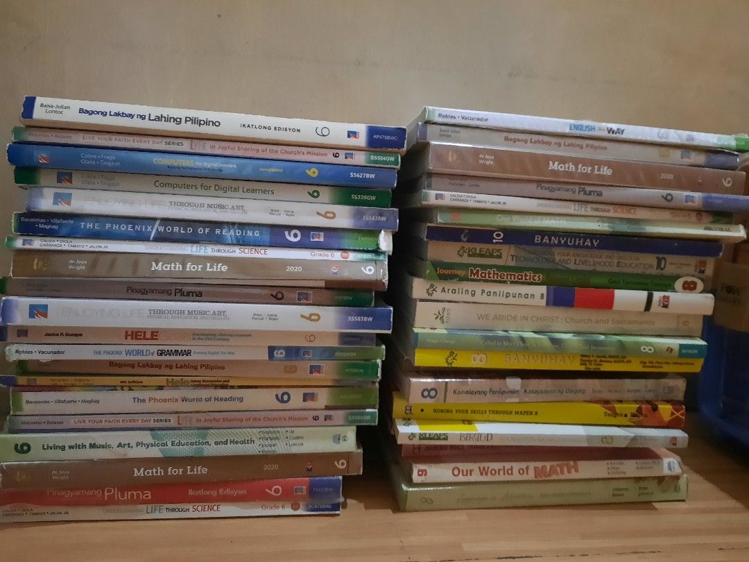 Take All 40pcs Grade 7 8 9 10 Textbooks (Category: Textbooks) located in Quezon City. Submitted by dannikkishoppe2 (Listing ID 1445683154, Image 1). Description: Take All 40pcs Grade 7 8 9 10 Textbooks some are like new and some are well used.