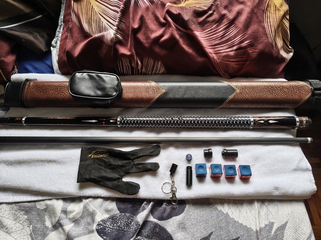 Tako Cue Stick Space X (Category: Billiards and Bowling) located in Antipolo. Submitted by jiggst17 (Listing ID 1445646878, Image 1). Description: Space X Cue Stick #tako like new,makinis and derecho,regalo lang pero hindi nagagamit.halos bagong bago pa free extra tip,tisa ,glove,pin panusok,bag. - Two-piece billiard cue stick - Features an attractive handle design - Includes a durable hard case for protection - Comes with a billiard glove for be