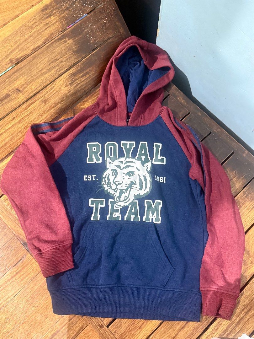 Terranova Hoodie (Category: Babies & Kids Fashion) located in Manila. Submitted by keeponsparklin (Listing ID 1445688542, Image 1). Description: Terranova Hoodie/Jacket 100% Authentic ✨ Condition: 8/10 💙 •Used without damage Price is Negotiable 💸 Mod: Lalamove, Grab, J&T Meetup: Sm San Lazaro, 711 Tayuman, Lrt Tayuman Mop: Gcash.