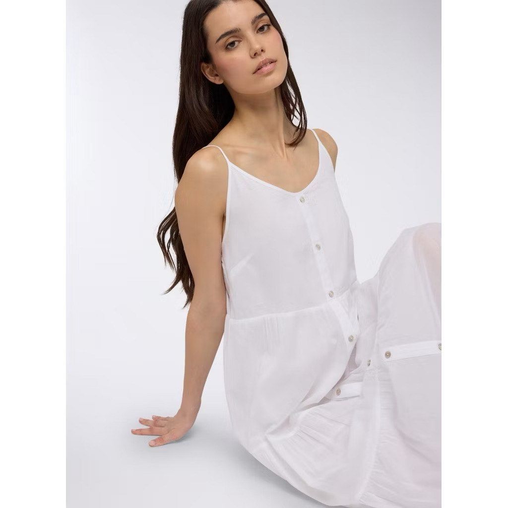 Terranova White Long Dress (Category: Dresses) located in Angeles City. Submitted by ginlyy (Listing ID 1445647996, Image 3). Description: Original Terranove bought at Zalora app for 2k plus Size M on tag Used 2x lang Dm for sure buyer for actual pic, di ko lng napic nasa condo pa Add 100 for sf.
