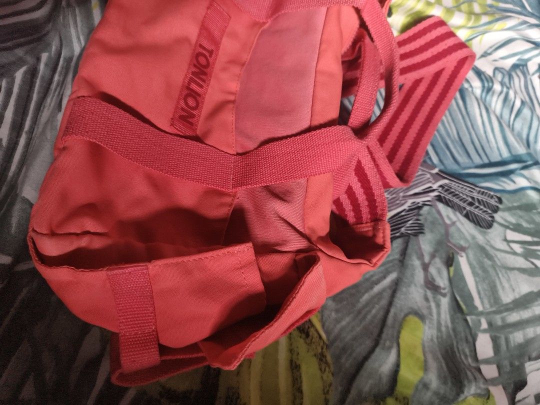 Tonlion Medium Sports Sling Bag (Category: Cross-body Bags) located in Manila. Submitted by kitty.ribbon (Listing ID 1445669754, Image 3). Description: Chinese Brand Minimal Sign of use Sling bag W: 12 H: 9 F: Mixed Nylon and Canvas.