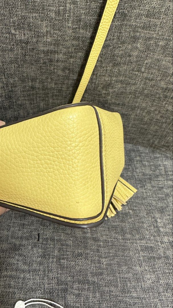 Tory Burch bag (Category: Luxury Bags & Wallets) located in Manila. Submitted by hola.koala (Listing ID 1445678166, Image 2). Description: exterior needs cleaning no other issues clean interiors I’m the first owner, bought for 15k .