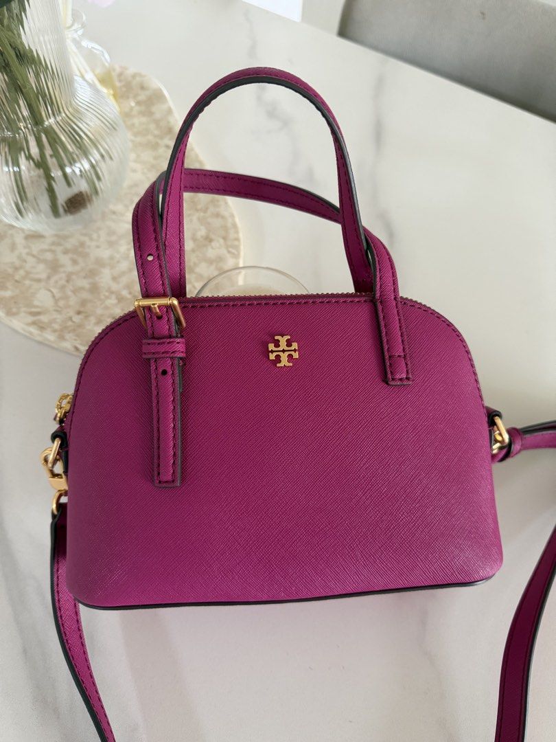 Tory Burch Emerson Dome Satchel (Category: Luxury Bags & Wallets) located in Quezon City. Submitted by jennieymatareb (Listing ID 1445638977, Image 2). Description: TORY BURCH EMERSON DOME SATCHEL (Mini) Almost new ₱6,000.