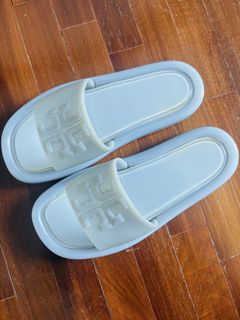 (Category: ) located in . Submitted by luxxebagsshoppe (Listing ID 1445668770, Image 1). Description: .