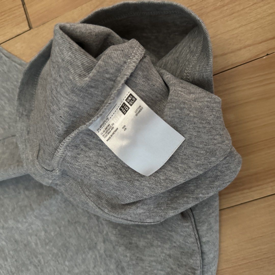 Uniqlo Baby Tee (Category: Shirts) located in Binan City. Submitted by kprelovedz (Listing ID 1445711139, Image 3). Description: Used once only.