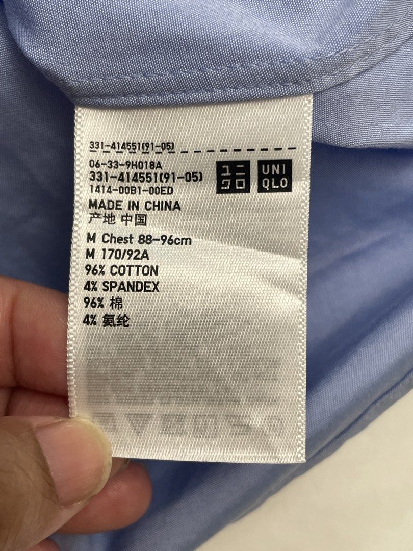 Uniqlo Light Blue Shirt (Category: Formal Shirts) located in Makati City. Submitted by pepperstoremerch (Listing ID 1445767028, Image 3). Description: Uniqlo Light Blue Shirt Top Size Medium Cotton Blend Has some discoloration on the back, please see pictures Preloved, good condition Please see pictures for issues/flaws D0084.