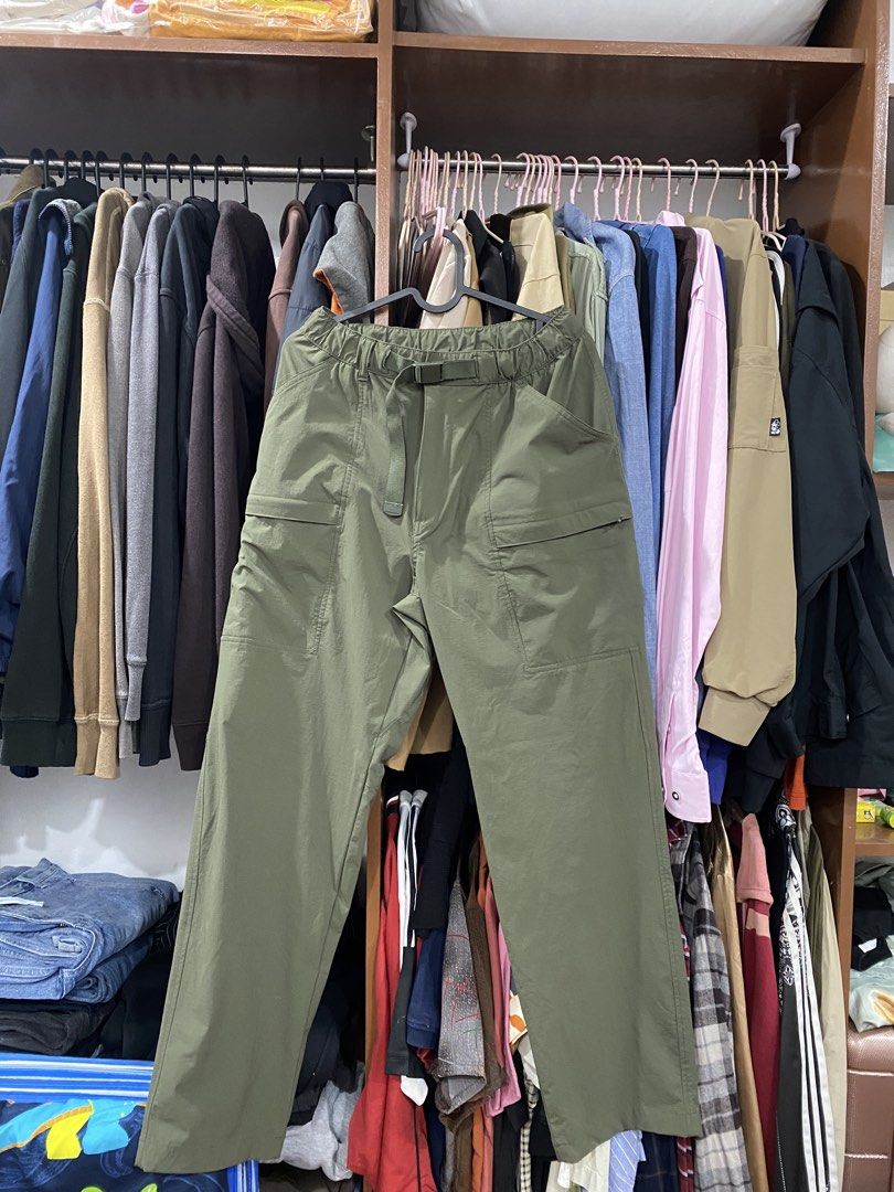 Uniqlo utility pants (Category: Joggers) located in Calapan. Submitted by mnlhabithrift (Listing ID 1445730024, Image 1). Description: w - 30-31 l - 40 lo - 9 .