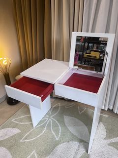 (Category: ) located in . Submitted by LuxuryGoodiesPh (Listing ID 1445778737, Image 1). Description: .