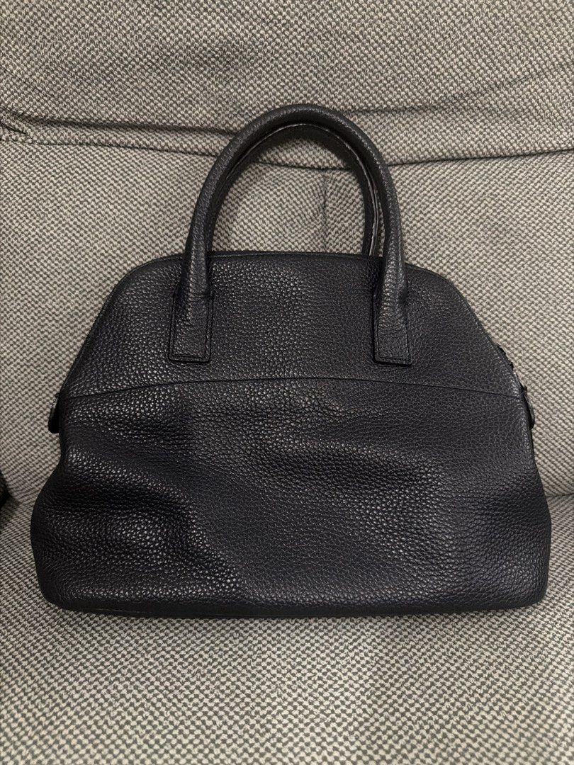 Vera Wang Alma Bag (Category: Cross-body Bags) located in Manila. Submitted by mycloset_saab (Listing ID 1445620252, Image 1). Description: Selling my preloved Vera Wang Alma Bag Fixed price Genuine pebbled leather in gunmetal hardware Perfect everyday office/work bag Please no to low ballers. I will send photos of the item before closing the deal with sure buyers. I don't do third party transactions, only to direct buyers only..