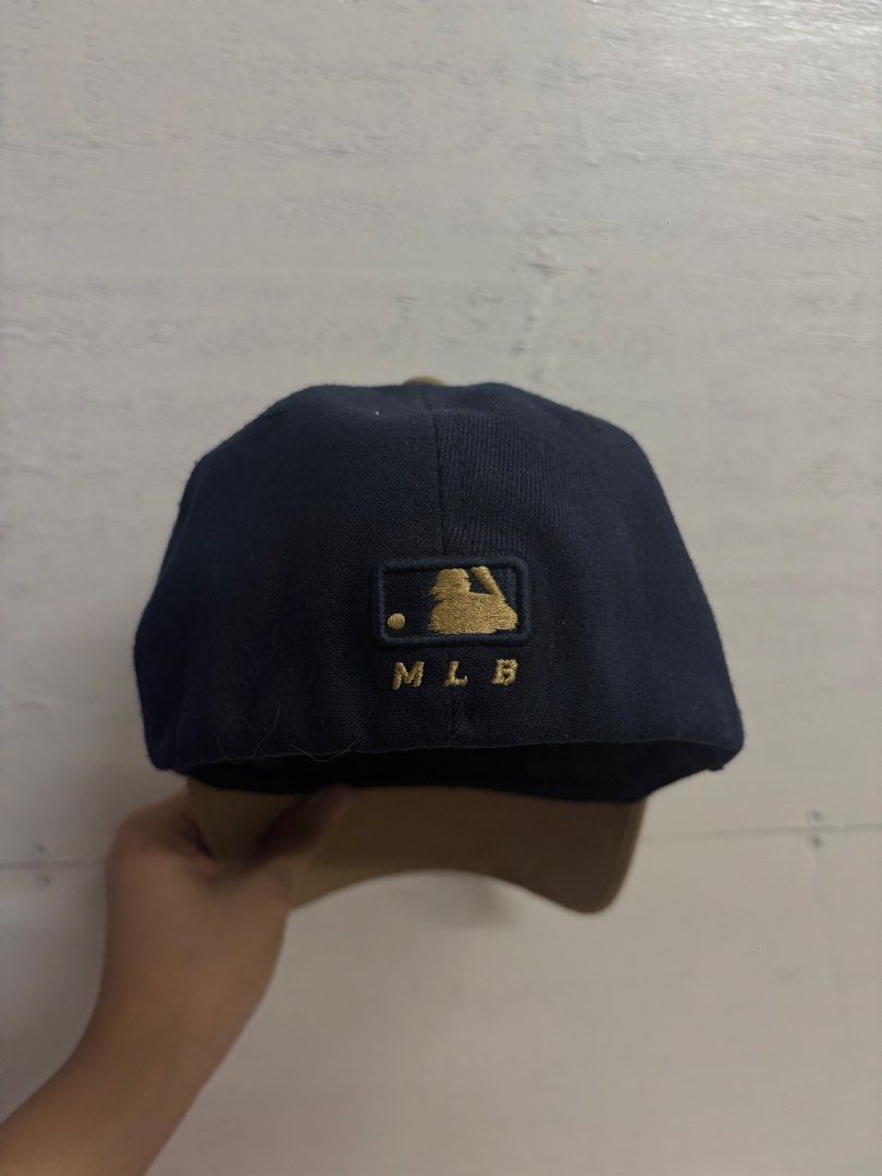 Vintage Boston Red Sox MLB Flexfit Baseball Cap (Category: Caps & Hats) located in Manila. Submitted by fifi.declutters (Listing ID 1445735854, Image 3). Description: in good condition! vintage boston red sox cap 55cm cap size loc: bulacan shipping: j&t/lalamove .