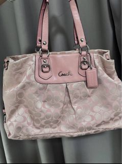 (Category: ) located in . Submitted by clothesbyc (Listing ID 1445613240, Image 1). Description: .