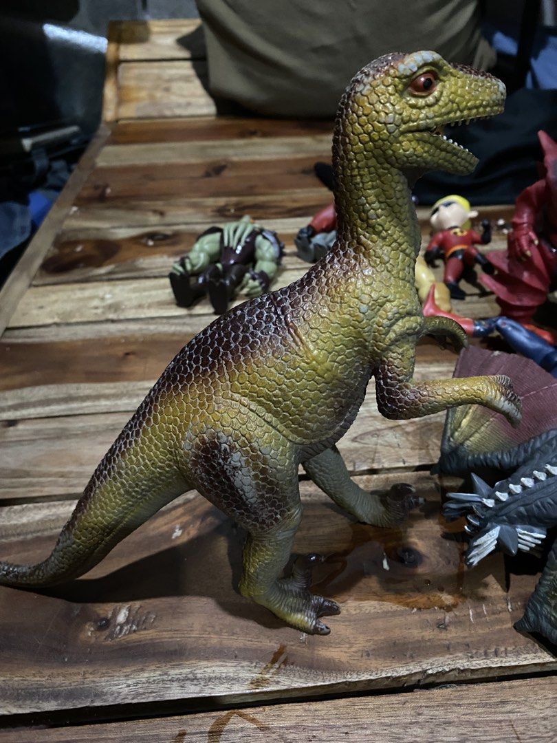 Vintage Dinosaur 8 1/2 inches (Category: Vintage Collectibles) located in Manila. Submitted by alsytan (Listing ID 1445722744, Image 3). Description: .