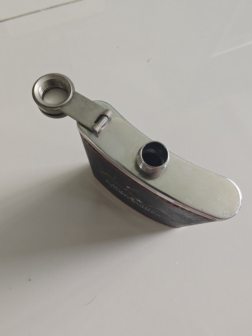 Whiskey flask490899650149754882