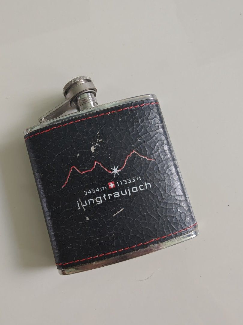 Whiskey flask490899650149754880