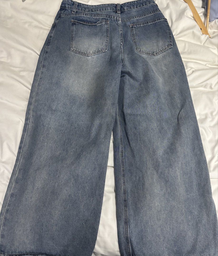 Wide Leg Denim Jeans (Category: Jeans) located in Manila. Submitted by junjun_jomar (Listing ID 1445652199, Image 2). Description: - Light wash wide leg jeans - High waisted fit - Classic five pocket styling - Button and zip closure - Super comfy and stylish - Great for casual wear - Easy to pair with tops.