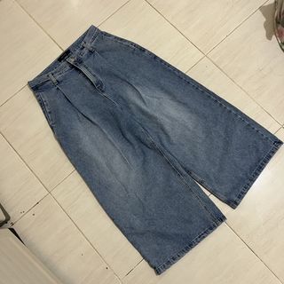 (Category: ) located in . Submitted by kr.thriftss (Listing ID 1445728603, Image 1). Description: .