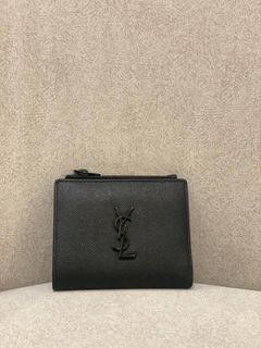 (Category: ) located in . Submitted by watchluxury888 (Listing ID 1445728236, Image 1). Description: .