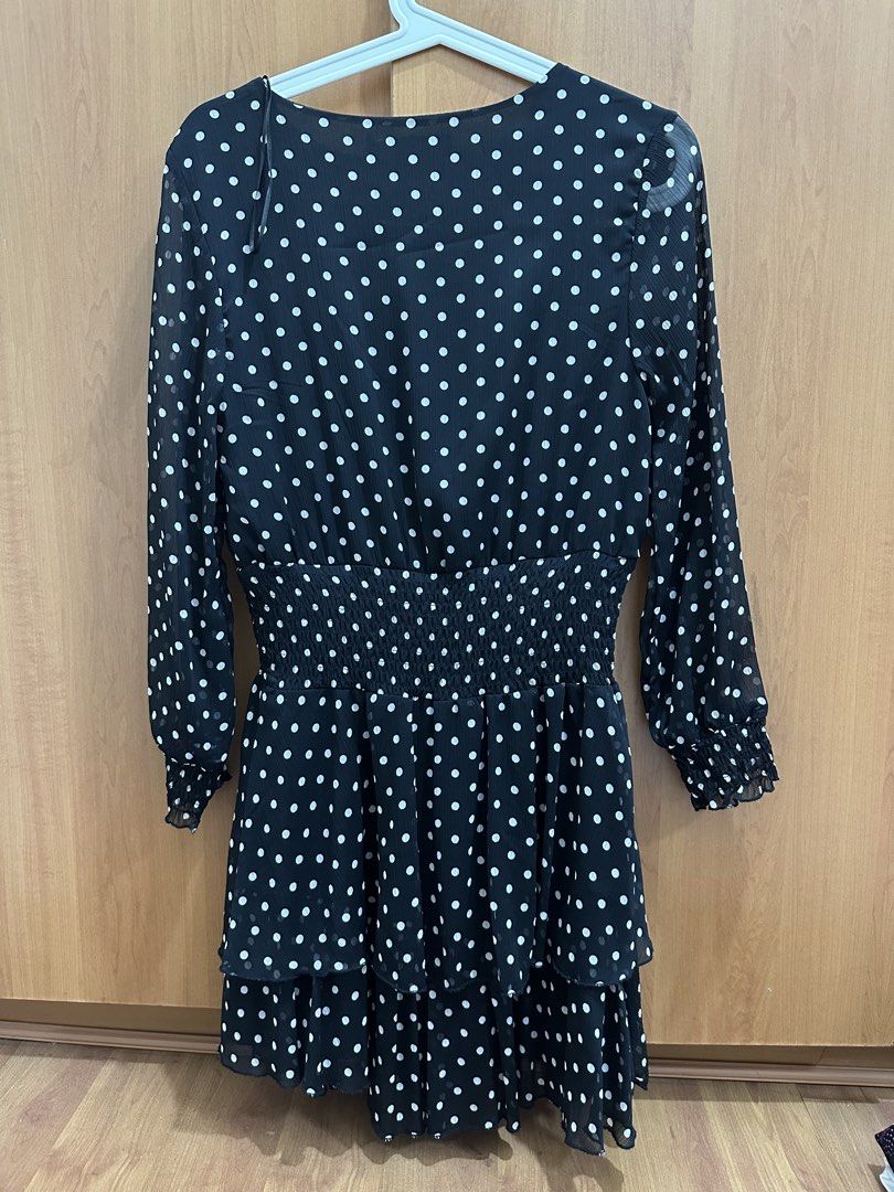 Zara Black Polka Dot Ruffle Mini Dress (Category: Dresses) located in San Juan City. Submitted by nanahachis (Listing ID 1445756724, Image 2). Description: previous owner’s measurements ♡ bust: 36 in waist: 28 in hip: 35 in height: 4’11 / 150 cm feel free to send a message for more details / photos location: san juan city, metro manila mop: gcash mod: jnt or sdd shipping usually every wed & fri or when i have free time ! will let you know in adva