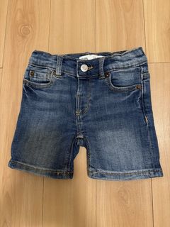 (Category: ) located in . Submitted by ziaaa012 (Listing ID 1445738254, Image 1). Description: .