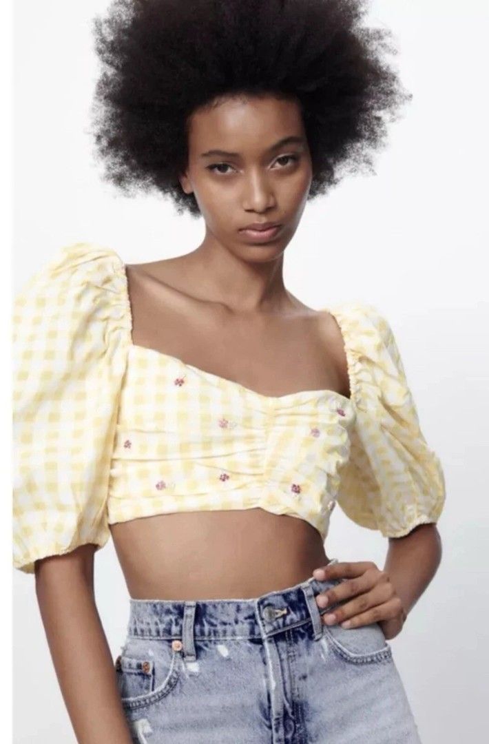 Brandnew Zara Yellow Gingham Puff Sleeve Crop Top (Category: Blouses) located in Urdaneta. Submitted by kcasi (Listing ID 1445693572, Image 1). Description: Medium on tag Brandnew no flaws Cute and flattering!✨️.