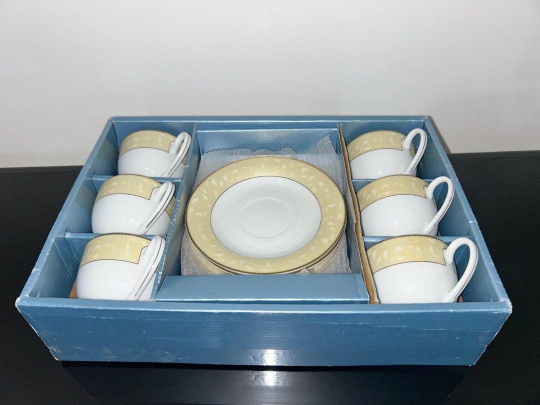 ☕ Elegant 12-Piece Teacup & Saucer Set (With Original Box) ✨