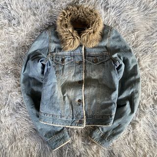 (Category: ) located in . Submitted by thriftdaily22 (Listing ID 1445880388, Image 1). Description: .