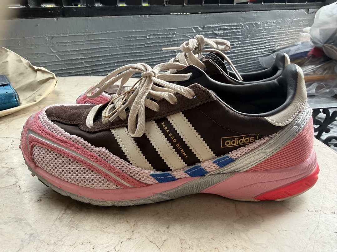 ADIDAS BAD BUNNY (Category: Sneakers & Footwear) located in Santa Rosa. Submitted by que_08 (Listing ID 1445851642, Image 2). Description: .