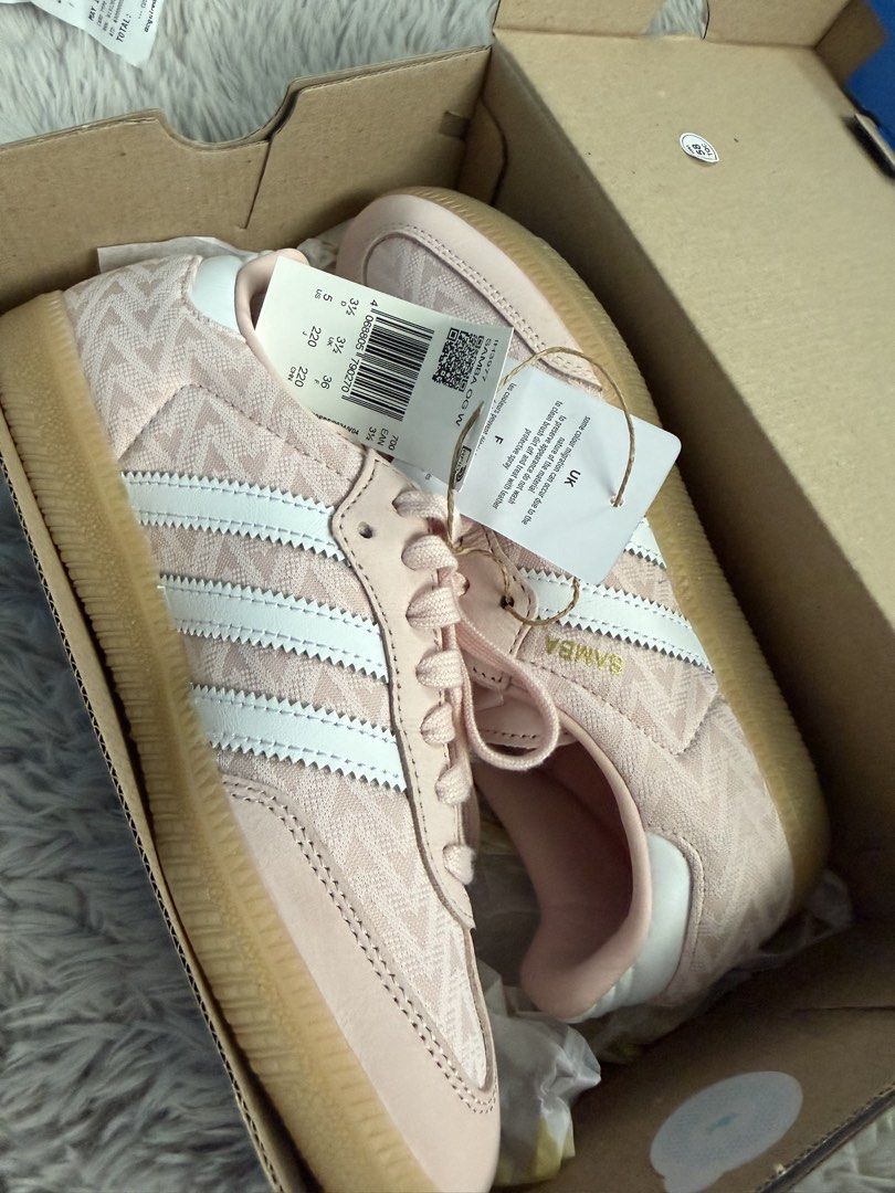 💯Adidas 23cm Samba OG W Pink Heart Pattern Gum Sole (Category: Sneakers) located in Rizal. Submitted by popoyenbasha (Listing ID 1445950227, Image 2). Description: - Adidas Samba OG W - Color: Pretty Pink - Features a subtle all-over heart pattern - Classic gum sole - Includes original box and receipt - Size: 5 UK / 36 EU .