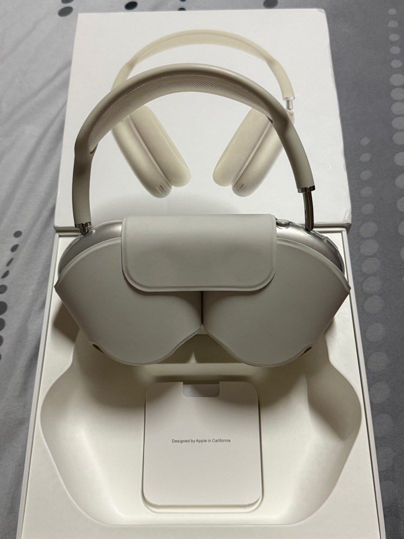 Airpods Max (Category: Headphones & Headsets) located in Manila. Submitted by zenfish_aec2e4 (Listing ID 1445849677, Image 1). Description: For sale: Airpods Max (Latest Version) Bought january 2026 Warranty til May 2027 Inclusions: - Box - Hard case - Silicon Case Rfs: Item is rarely used. ₱25,000 Legit po ito..