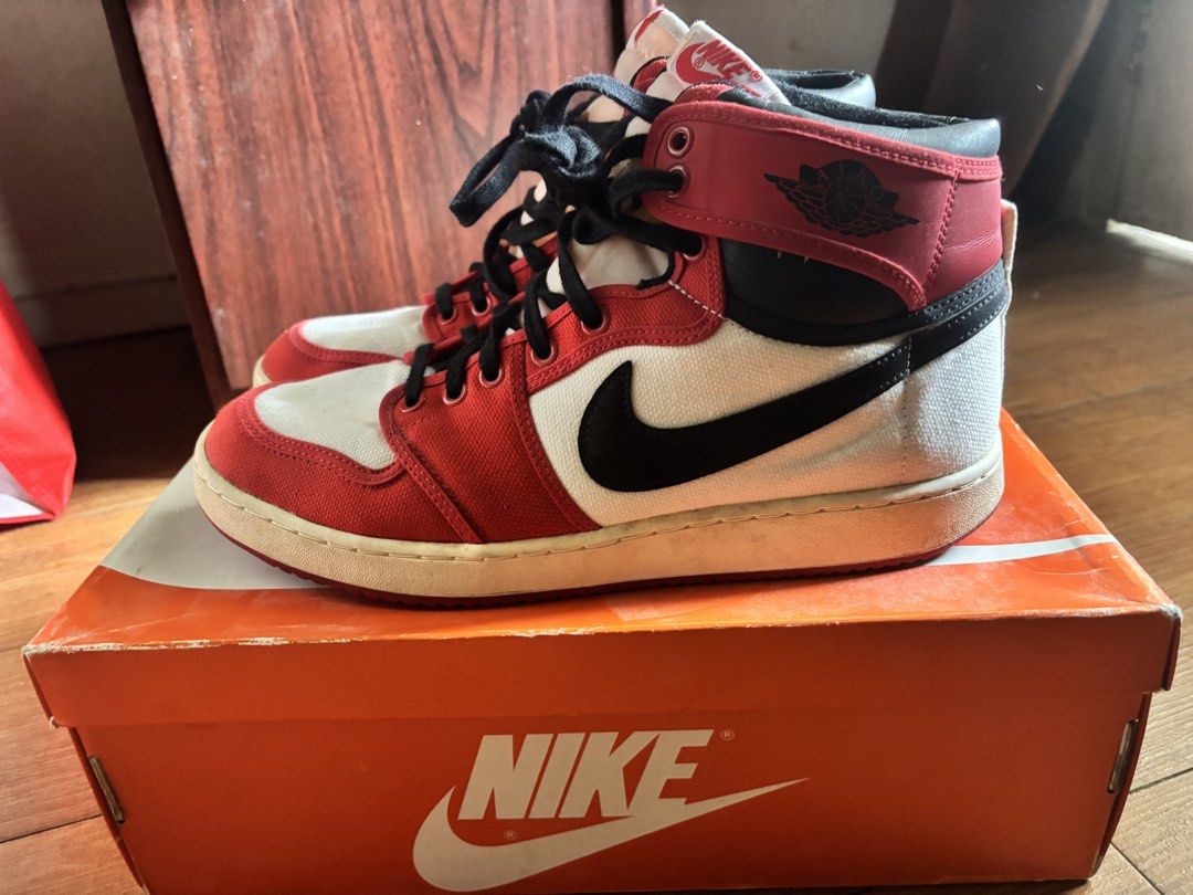 AJ1KO CHICAGO (Category: Sneakers) located in Quezon City. Submitted by authenkicks (Listing ID 1351991860, Image 3). Description: AJ1KO Chicago Size 11 Authentic 💯 Complete Bought from Aftermarket w/receipt No sole seps 4.5K NEGOOOOOO.