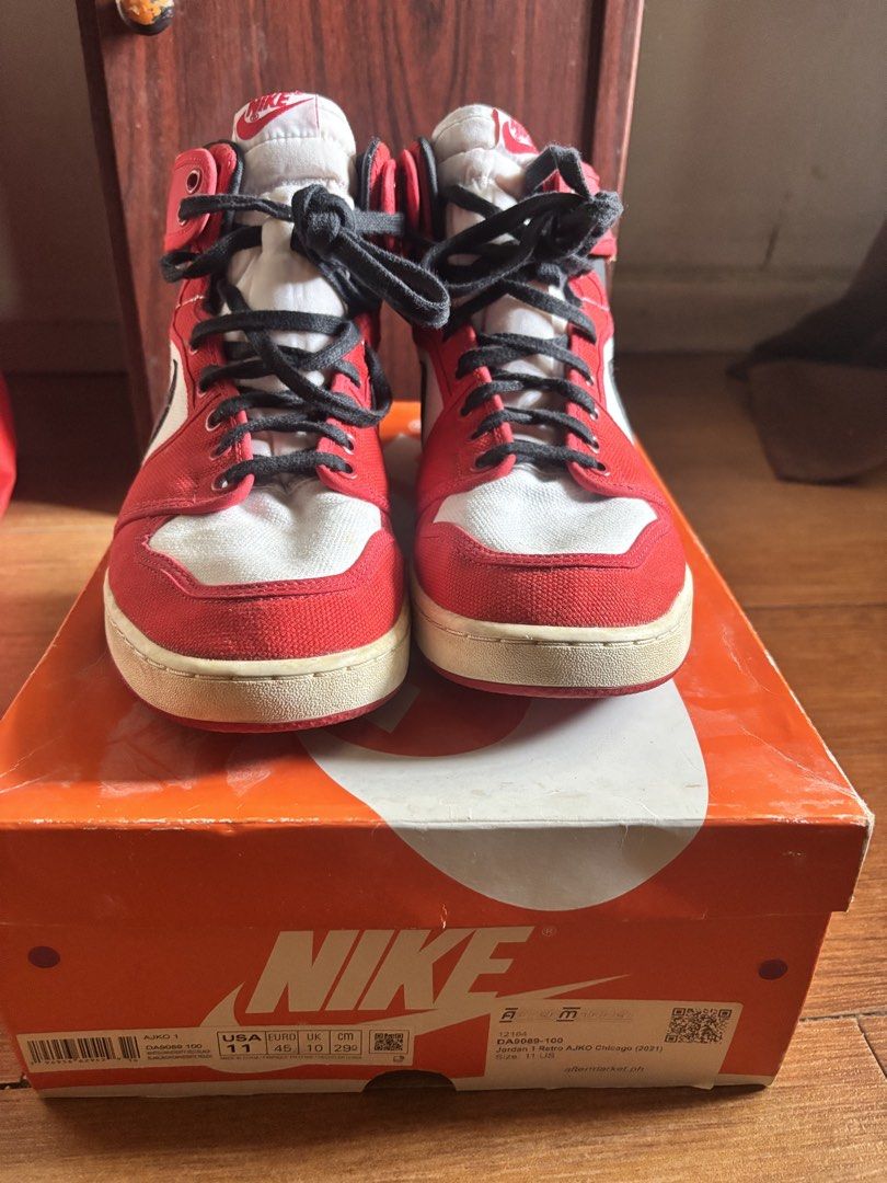 AJ1KO CHICAGO (Category: Sneakers) located in Quezon City. Submitted by authenkicks (Listing ID 1351991860, Image 2). Description: AJ1KO Chicago Size 11 Authentic 💯 Complete Bought from Aftermarket w/receipt No sole seps 4.5K NEGOOOOOO.