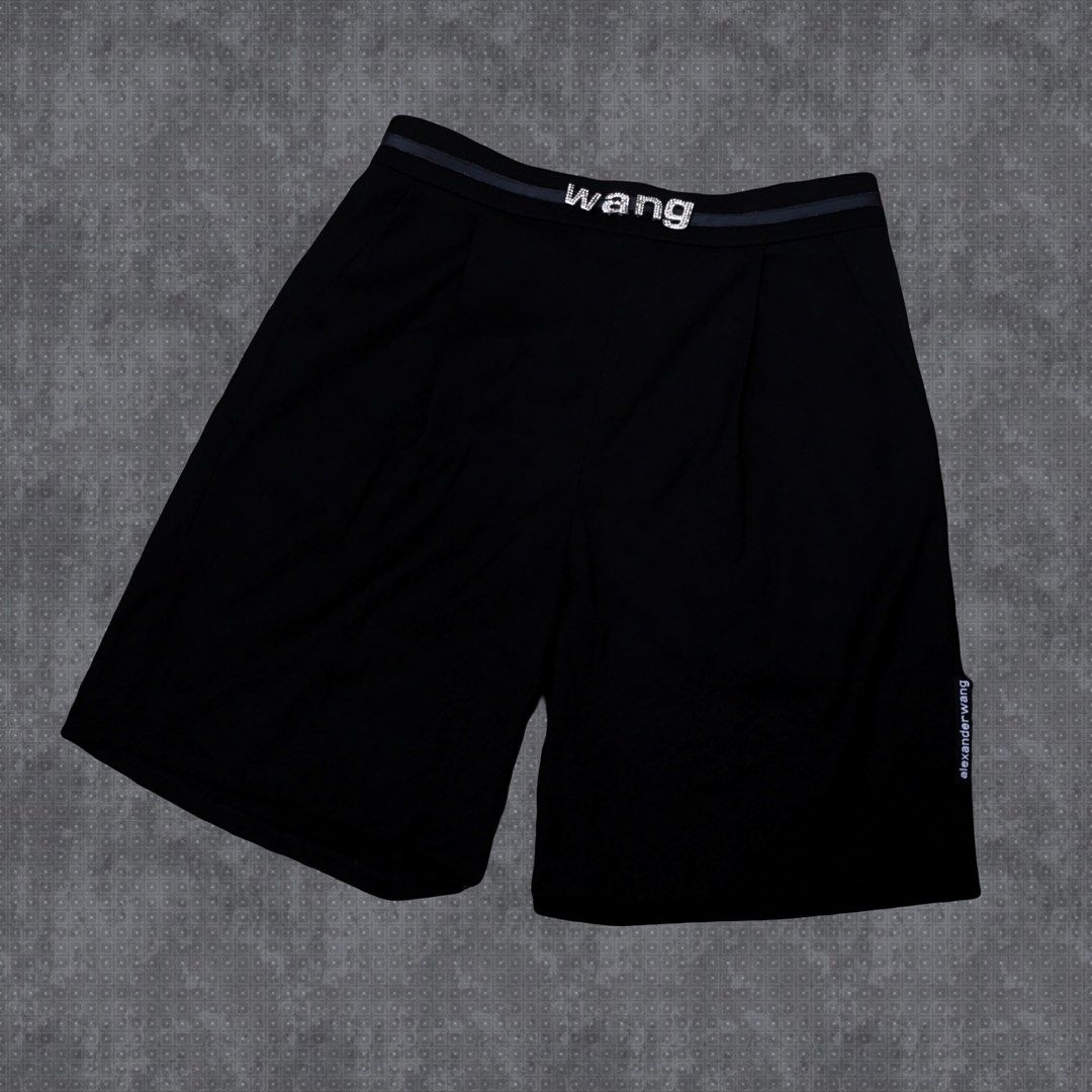 ALEXANDER WANG SHORT ♻️ (Category: Luxury Apparel) located in Batangas. Submitted by vns_stuff (Listing ID 1445952516, Image 1). Description: ALEXANDER WANG SHORT ♻️ - size on tag : L - width : 30-36 - length : 20 - leg hole : 14 - colorate : 9.7 - issue : none - condition : excellent.