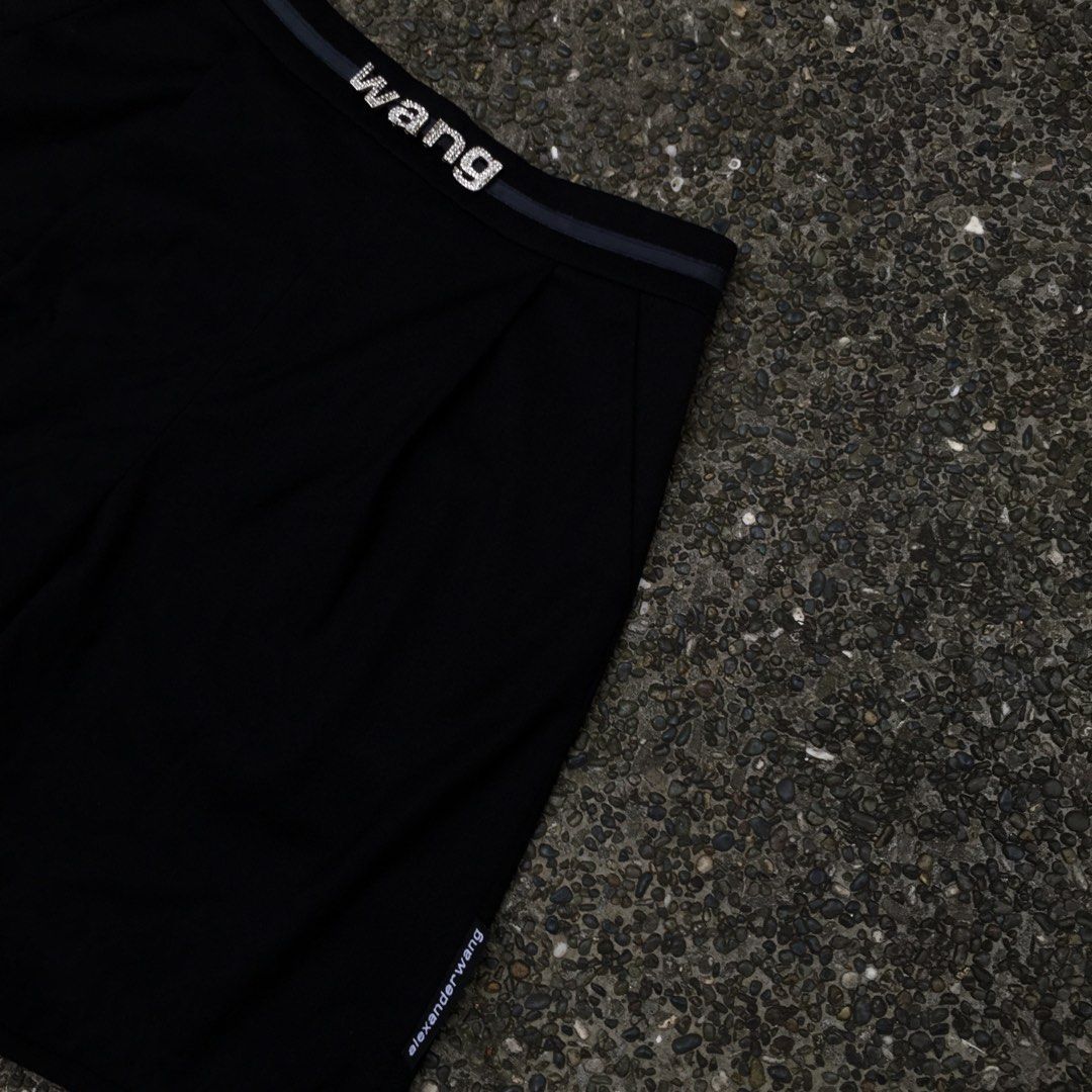 ALEXANDER WANG SHORT ♻️ (Category: Luxury Apparel) located in Batangas. Submitted by vns_stuff (Listing ID 1445952516, Image 3). Description: ALEXANDER WANG SHORT ♻️ - size on tag : L - width : 30-36 - length : 20 - leg hole : 14 - colorate : 9.7 - issue : none - condition : excellent.