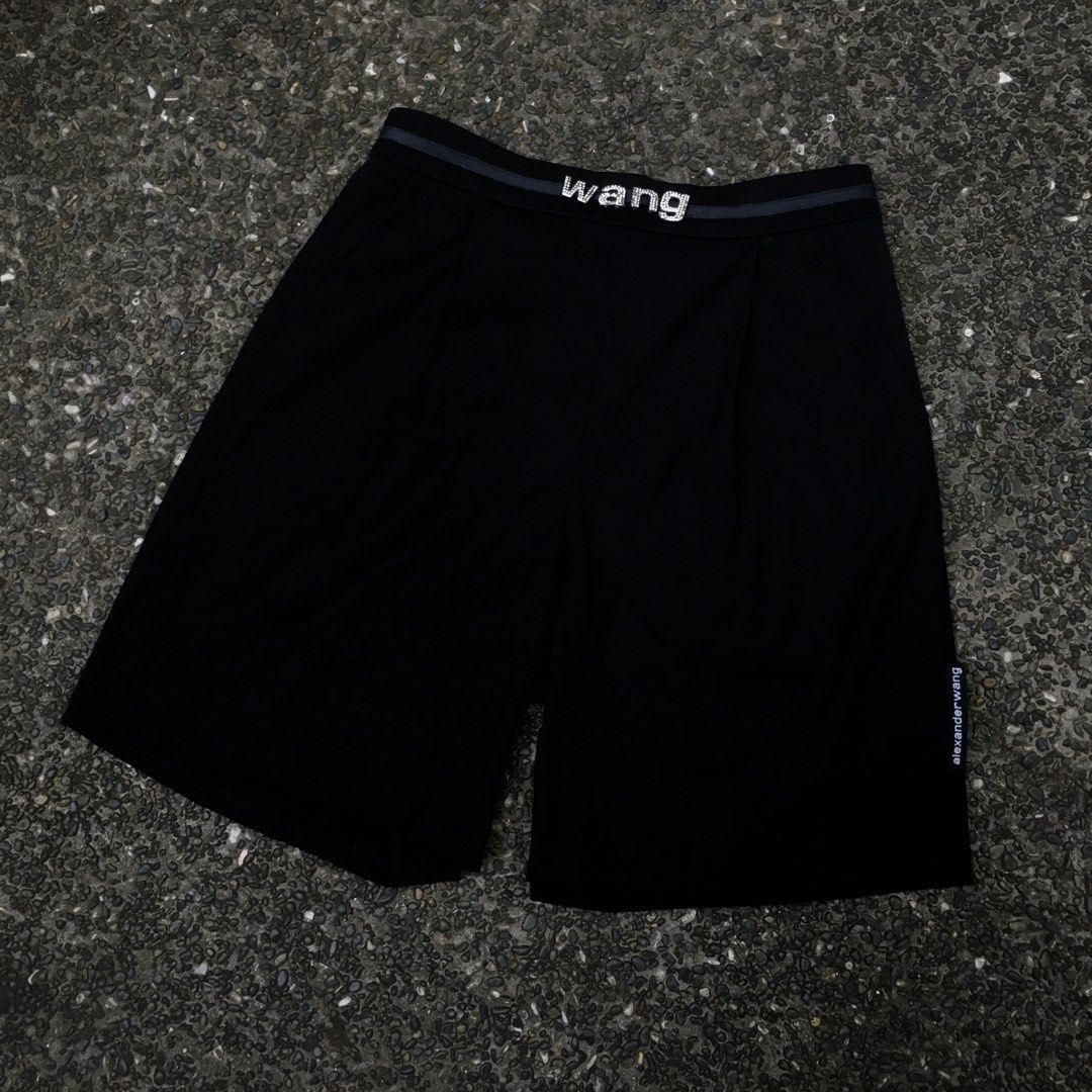 ALEXANDER WANG SHORT ♻️ (Category: Luxury Apparel) located in Batangas. Submitted by vns_stuff (Listing ID 1445952516, Image 2). Description: ALEXANDER WANG SHORT ♻️ - size on tag : L - width : 30-36 - length : 20 - leg hole : 14 - colorate : 9.7 - issue : none - condition : excellent.